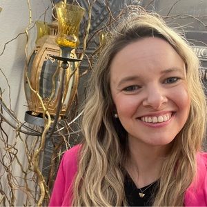 Meet your Posher, Courtney